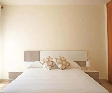 Apartup Yellow Opera View *